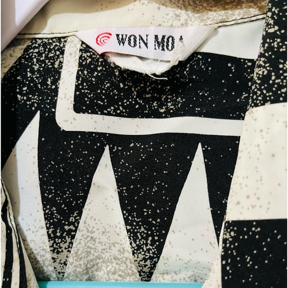 Oversized blouse, pit to pit is 22”, however, the tag is ripped half off. - Picture 3 of 4